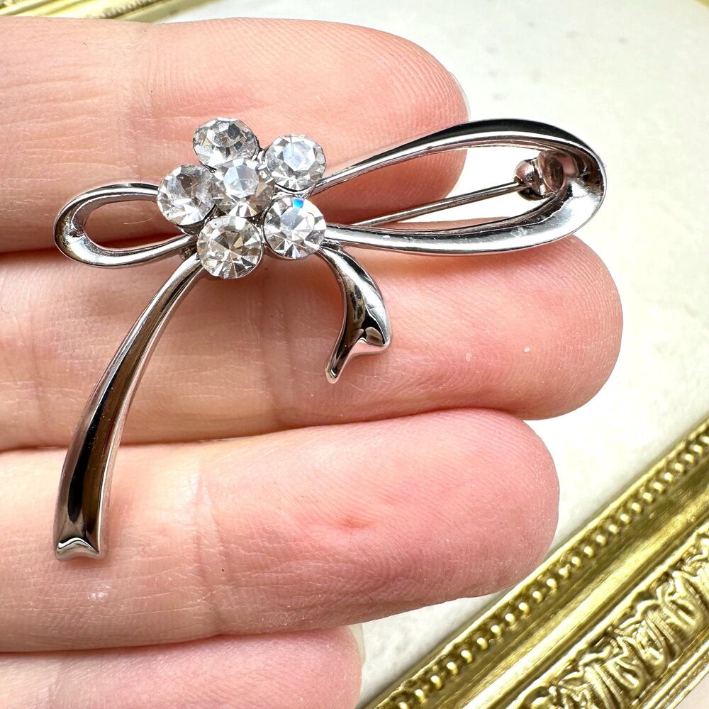 Vintage Jewelry Small Silver Tone Ribbon Rhinestone Cluster Brooch Bow Pin